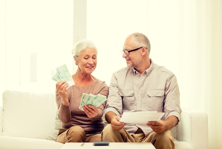 Miért előnyös az idősebbeknek is a bankszámla?