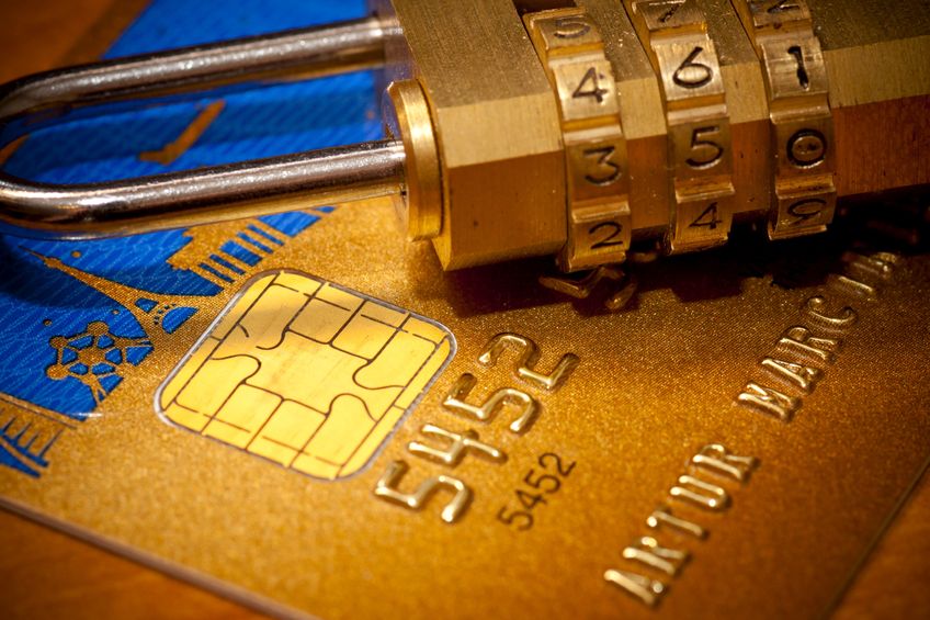 Hogyan kerülheti el a bankkártyás visszaéléseket?