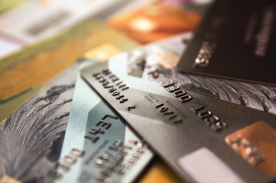 Milyen módokon lehet a hitelkártyatartozást visszafizetni?