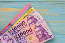 Emelte a díjmentes készpénzfelvételi keretet a Revolut!