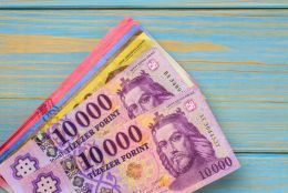 Emelte a díjmentes készpénzfelvételi keretet a Revolut!