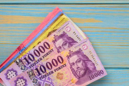 Emelte a díjmentes készpénzfelvételi keretet a Revolut!