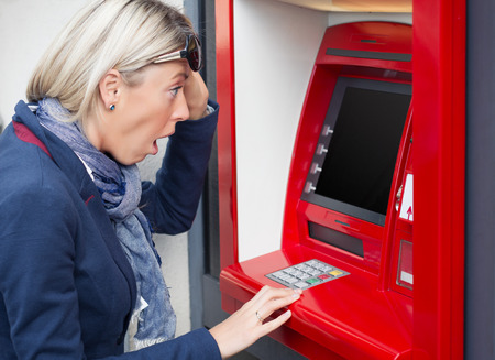 Mit tehet, ha az ATM elnyelte bankkártyáját?
